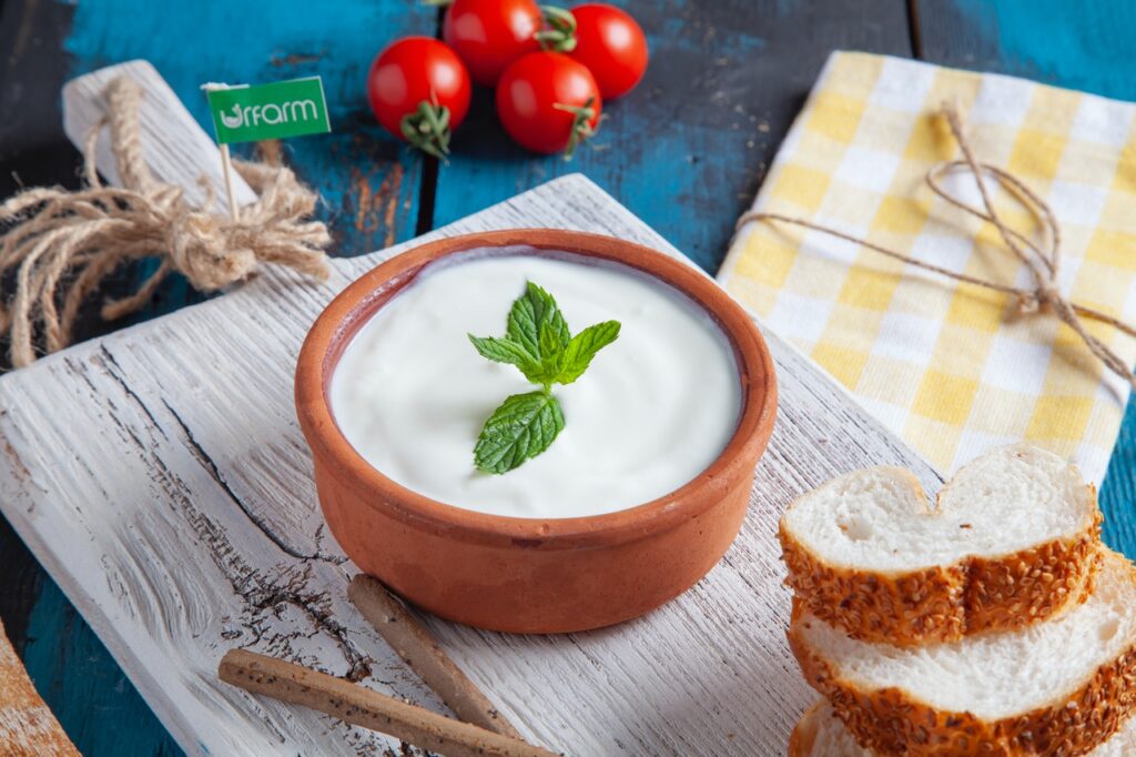 Skincare Untuk Mencerahkan Wajah yoghurt