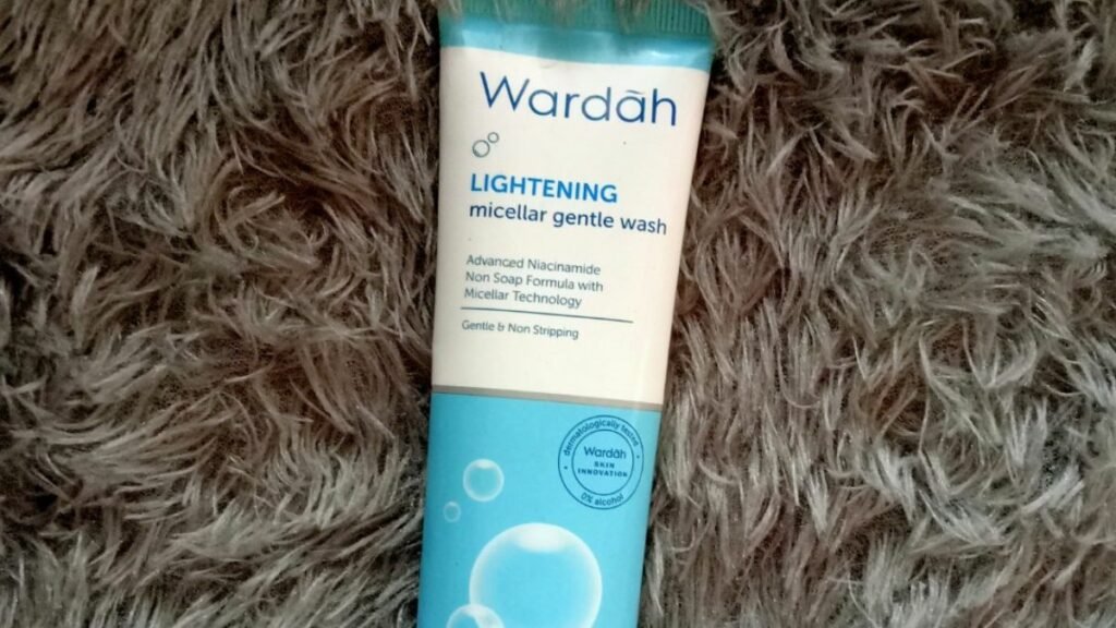 Urutan memakai skincare wardah lightening