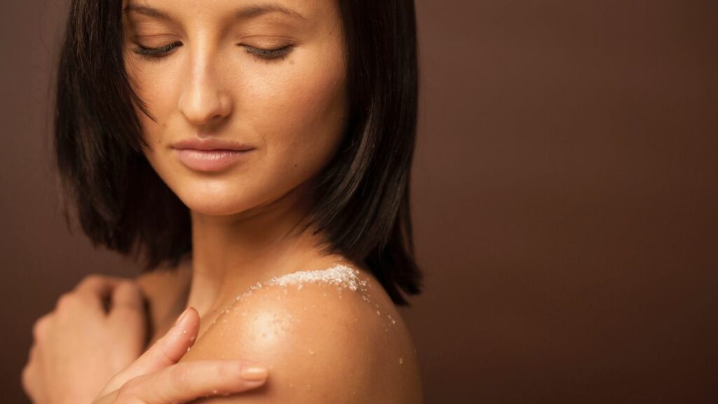 Eksfoliasi 6 cara merawat muka berminyak dan rekomendasi skincare untuk kulit beminyak