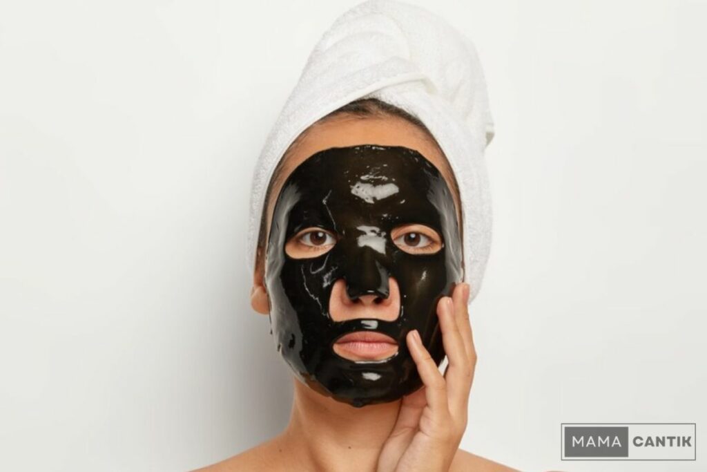 Masker charcoal untuk bintik hitam